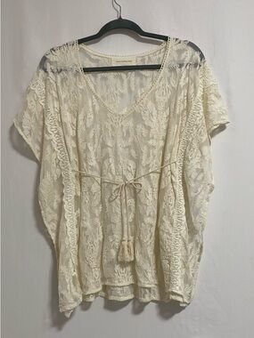 Dance & Marvel Cream Sheer Lace V-Neck Tunic Top